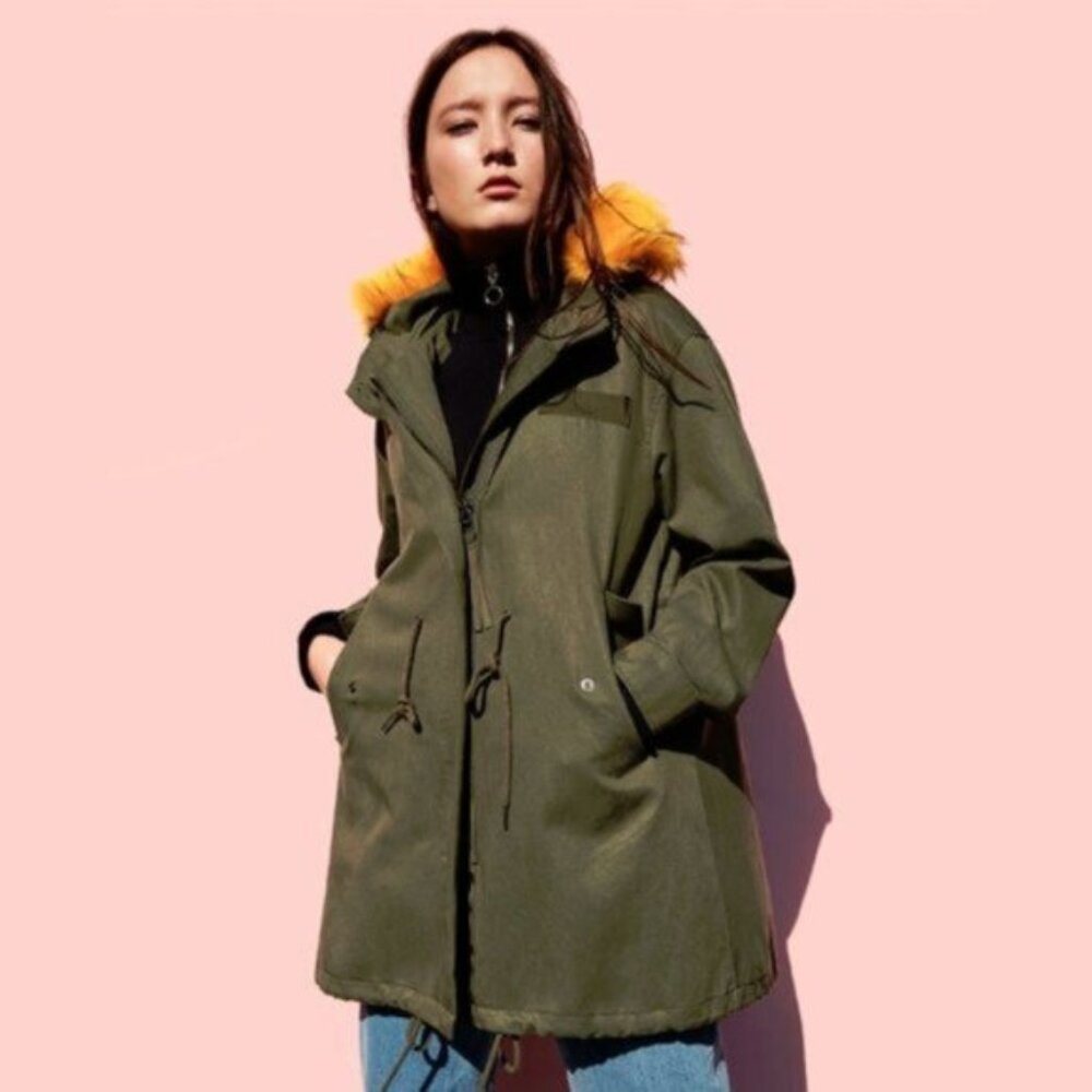 EUC Zara green parka with detachable yellow gold faux fur interior and hood trim